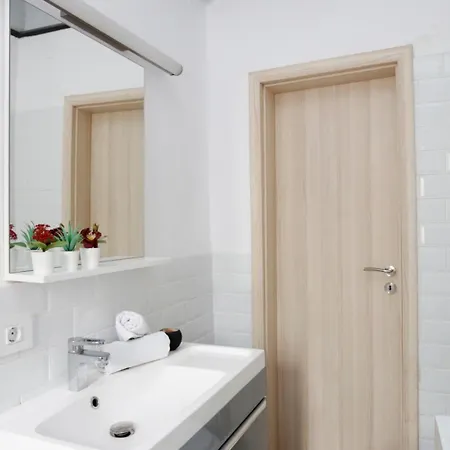 3 Bdrm Near Old Town * Bucharest